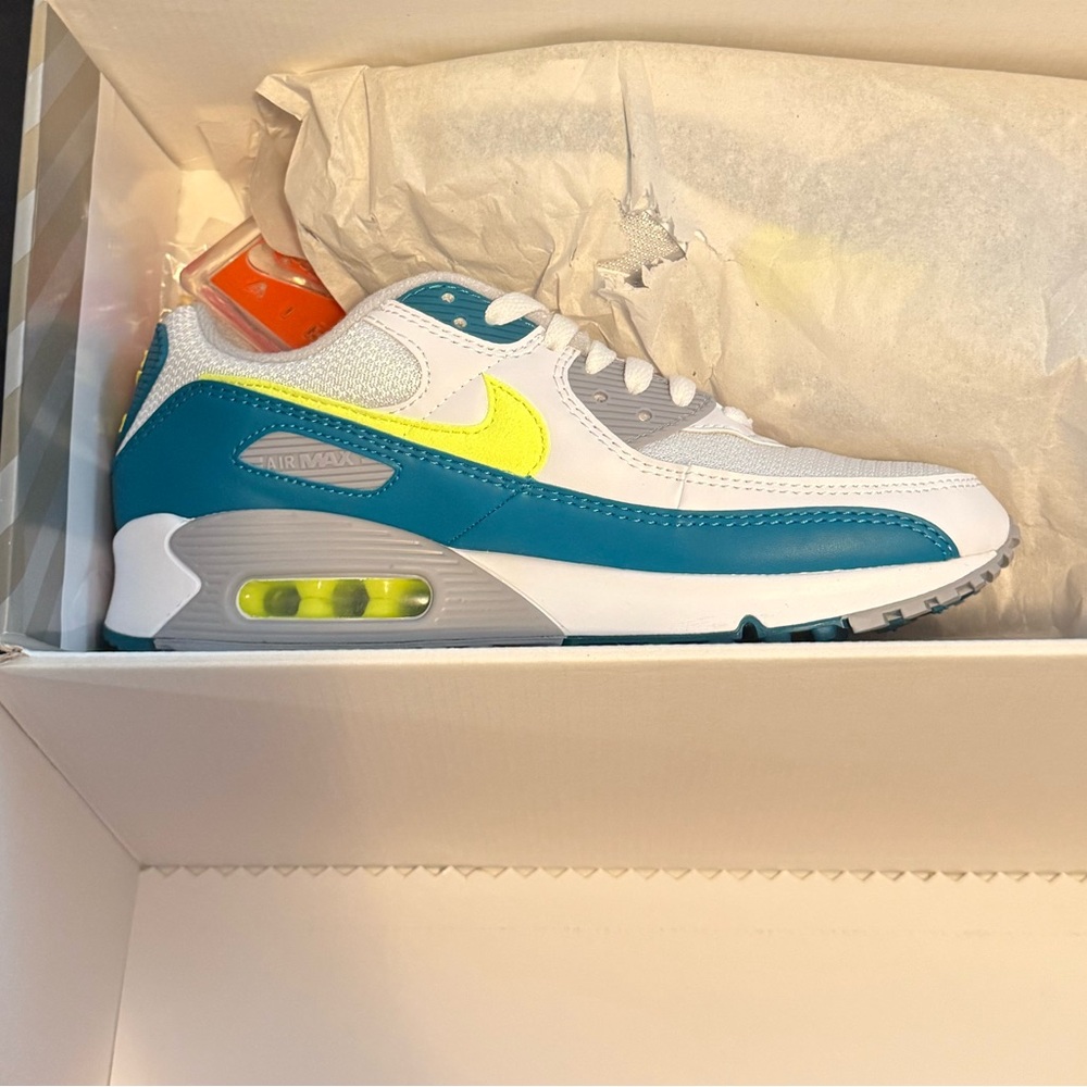 Nike Air Max III in White and Gray